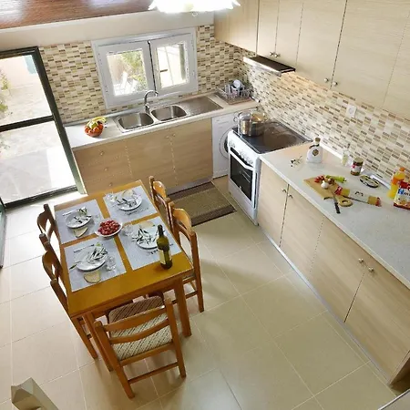 Dom wakacyjny Erietas House *